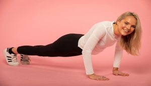 خوش فرم شدن سینه ،ورزش برای خوش فرم شدن سینه؛ تقویت سینه‌‌ها بدون تزریق چربی ،دلیل افتادگی سینه‌ها چیست؟ ،شنا روی دیوار