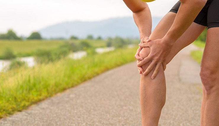 مینیسک زانو ،۱۳ ورزش برای پارگی مینیسک زانو ،پارگی مینیسک چیست؟ ،حرکت صاف‌کردن زانو در حالت دمر (Prone hang)