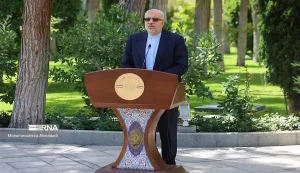 دولت برنامه‌ای برای افزایش قیمت بنزین ندارد/ تولید بنزین ۱۵ میلیون لیتر افزایش یافت