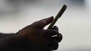 دولت فرانسه خواستار توقف فروش آیفون ۱۲ به دلیل تشعشعات بیش از حد مجاز شد 18 تکنا