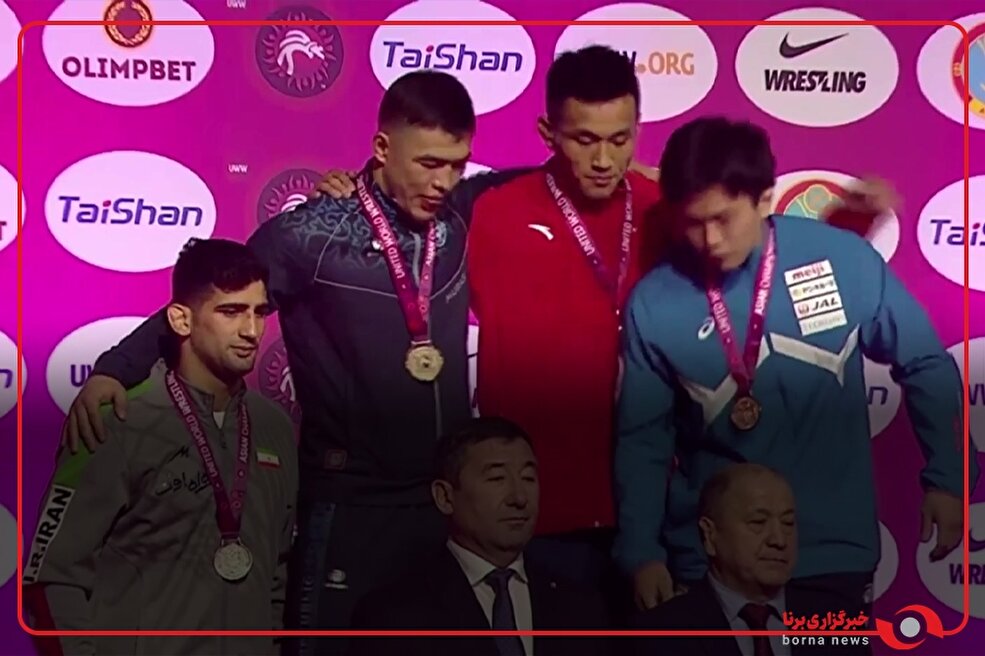 اهداى مدال نقره امين كاويانى نژاد در وزن ٧٧ كيلوگرم كشتى فرنگى