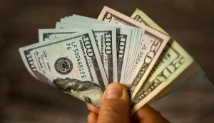 قیمت دلار 17 مهر 1402 / پرش قیمت دلار؛ روندسازی یا هیجان؟