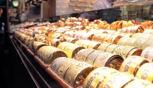 قیمت طلا و سکه امروز 27 مهر 1402/ کاهش قیمت و حباب سکه – تجارتنیوز 7 قیمت طلا و سکه امروز 27 مهر 1402/ کاهش قیمت و حباب سکه