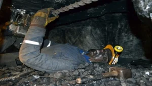 مجلس در برنامه هفتم، موضوع مشاغل سخت و زیان آور را برای همیشه از ابهام خارج کند 11 مجلس در برنامه هفتم، موضوع مشاغل سخت و زیان آور را برای همیشه از ابهام خارج کند