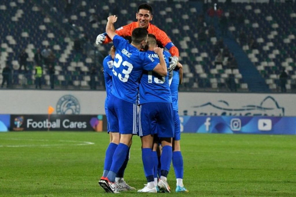 موم بای به نساجی رودست زد!