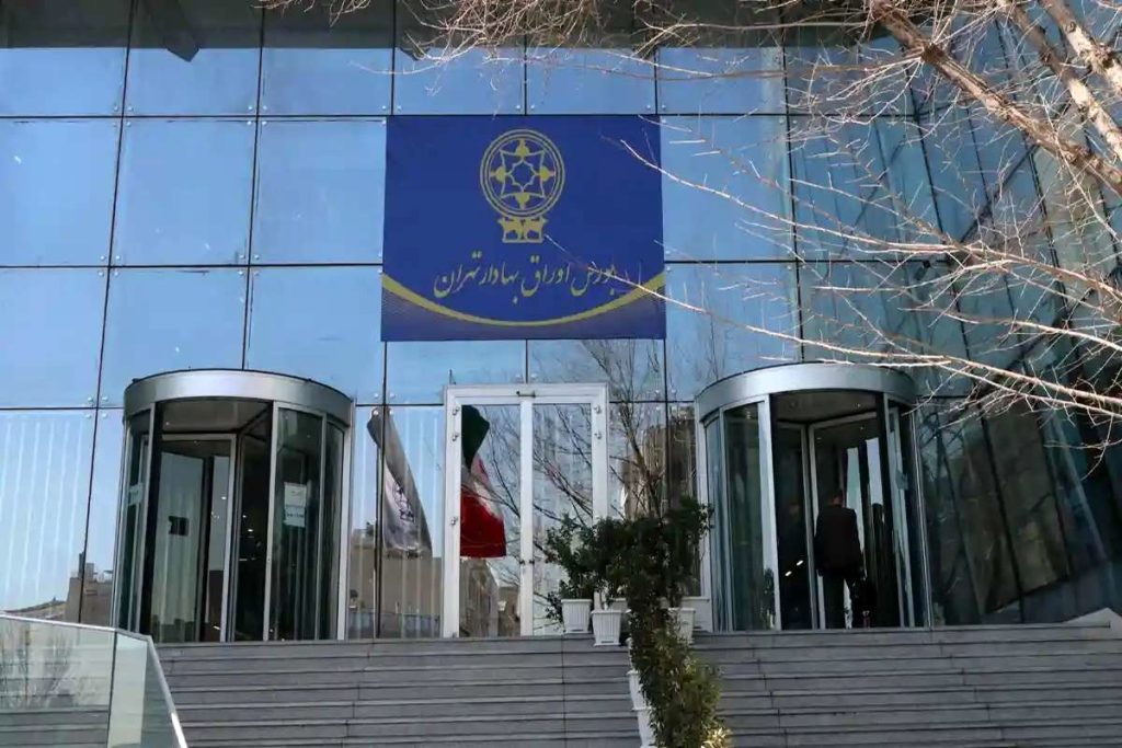 پیش بینی بورس چهارشنبه 8 آذر 1402 / فرش قرمز روزهای سبز بازار پهن شد؟