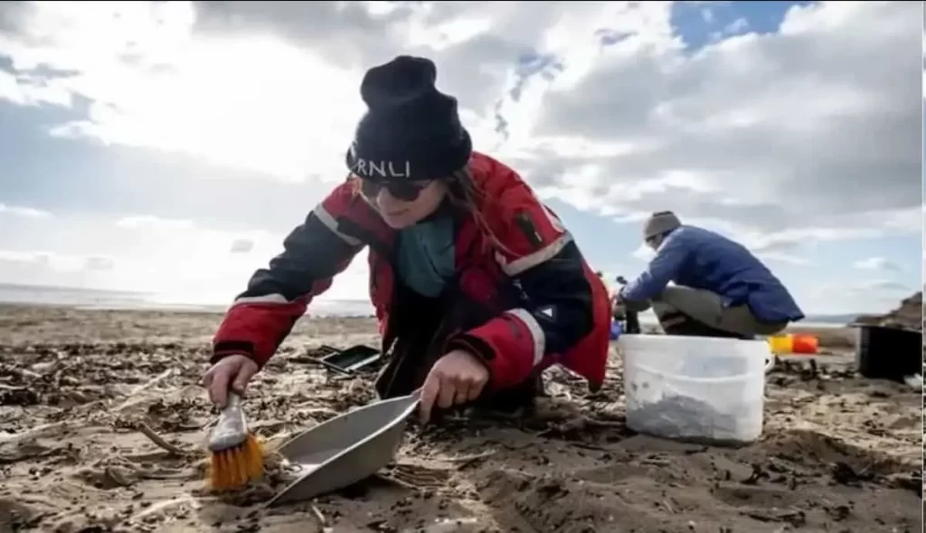 احتمال وجود میکروب‌های خطرناک در زباله های پلاستیکی درون رودخانه‌ها