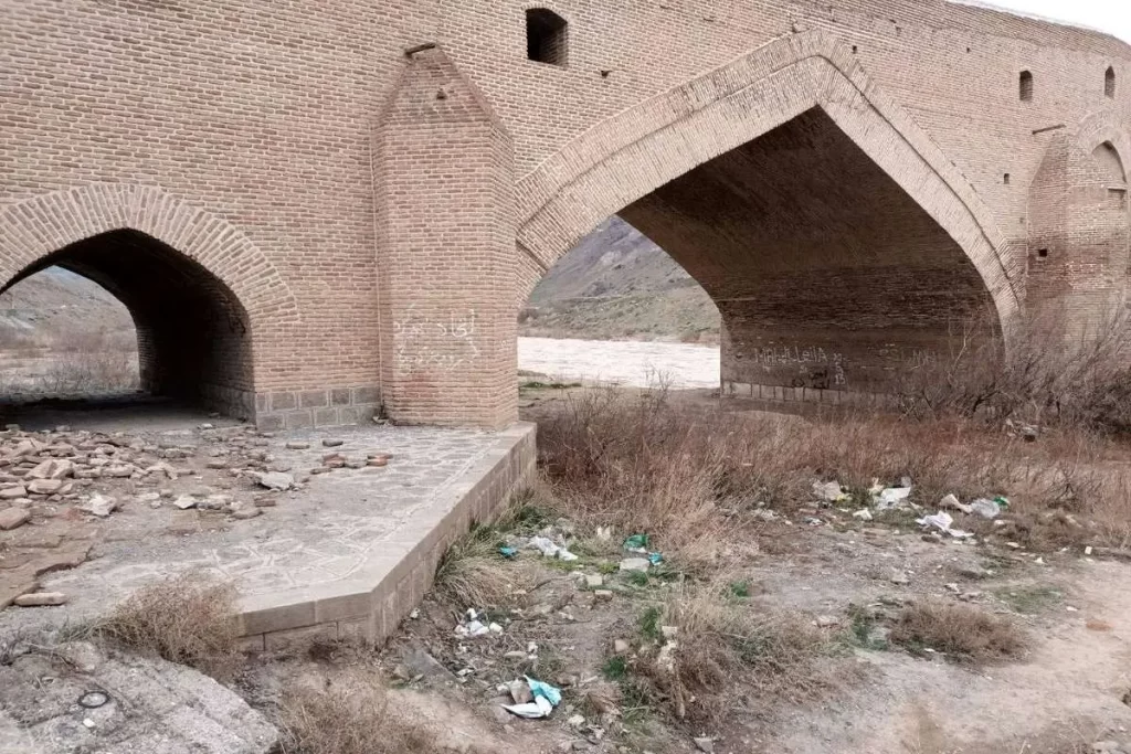 وضعیت نامناسب پل دختر (قیز کورپوسی) میانه