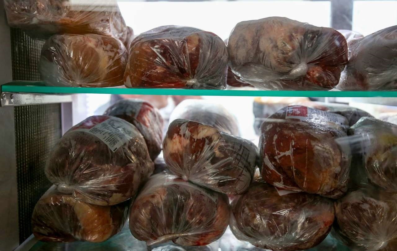 عمر ماندگاری گوشت منجمد وارداتی از برزیل از ۱۲ به ۱۵ ماه رسید عمر ماندگاری گوشت منجمد وارداتی از برزیل از ۱۲ به ۱۵ ماه رسید