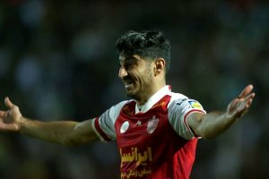 کفش مهدی ترابی را طلایی بسازید!_دلخوش 10 کفش مهدی ترابی را طلایی بسازید!