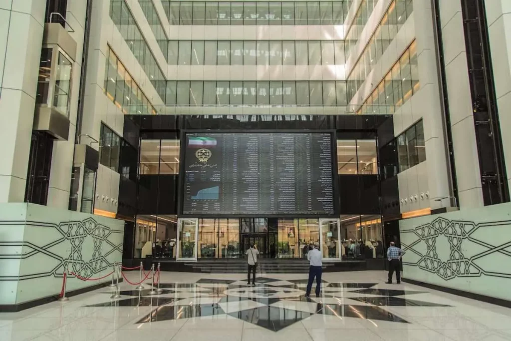 پیش بینی بورس فردا سه شنبه ۳۰ مرداد ۱۴۰۳/ رگولاتور فقط به فکر سهم‌های بزرگ است؟