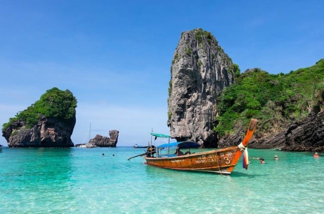 بهترین مقاصد خارجی برای سفر در پاییز